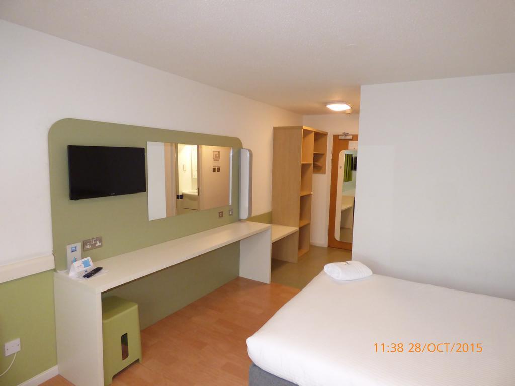 Warrington Motel, J20 M6 Lymm Services Luaran gambar
