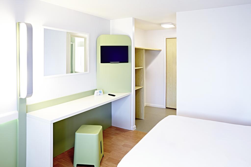 Warrington Motel, J20 M6 Lymm Services Luaran gambar