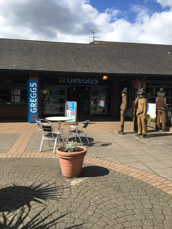 Warrington Motel, J20 M6 Lymm Services Luaran gambar