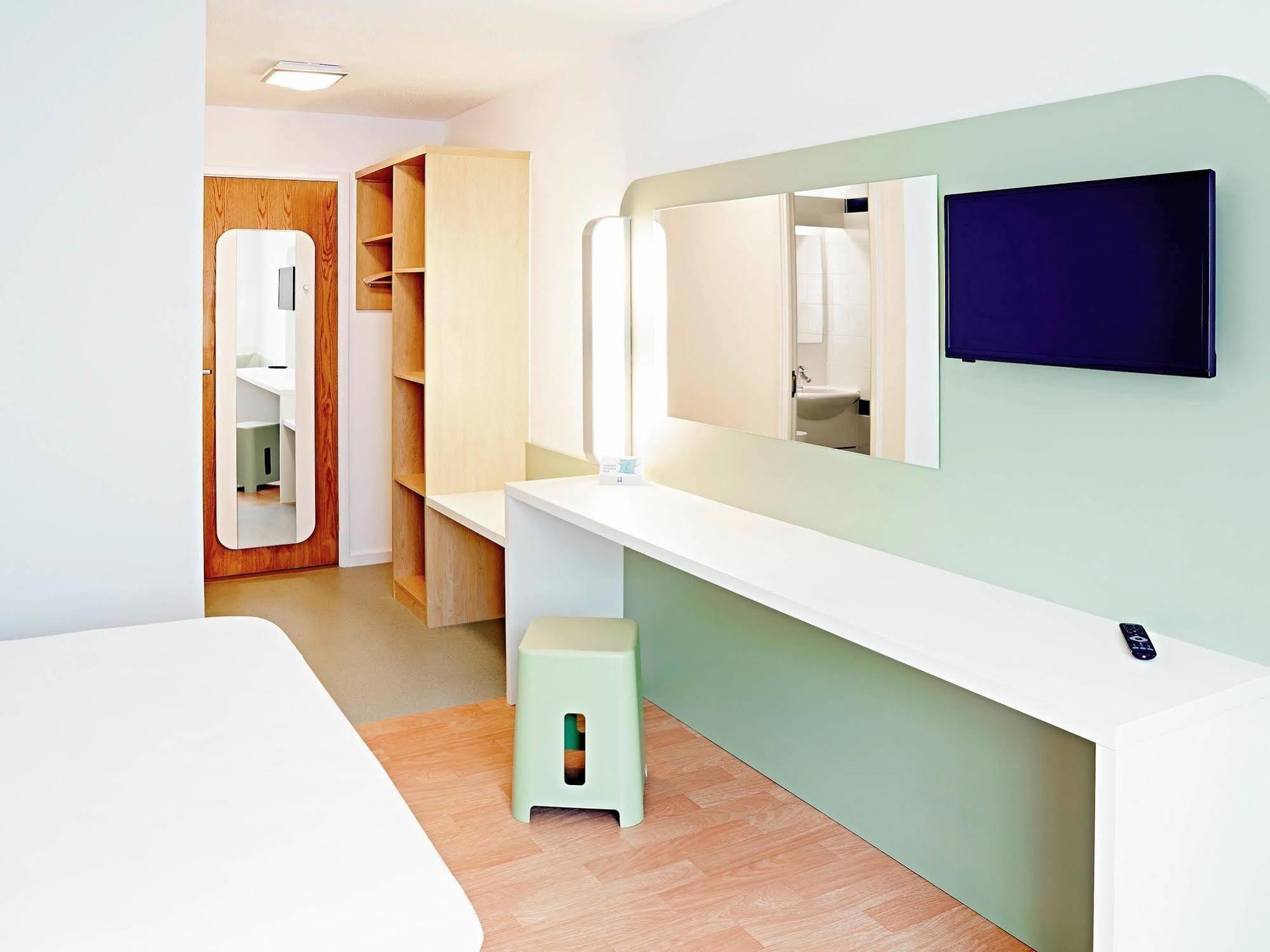 Warrington Motel, J20 M6 Lymm Services Luaran gambar